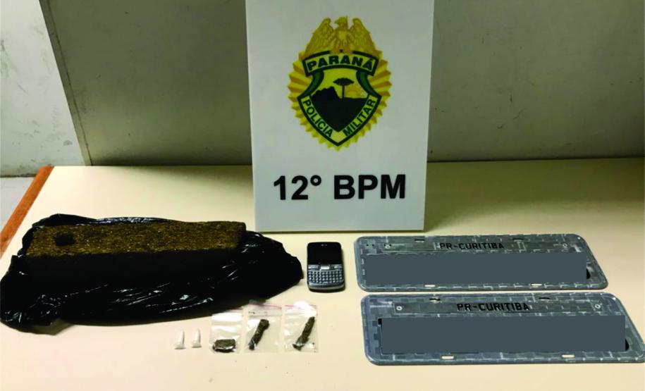 Suspeito de participação em roubo é conduzido e drogas são apreendidas pela PM na Capital do estado Suspeito de participação em roubo é conduzido e drogas são apreendidas pela PM na Capital do estado