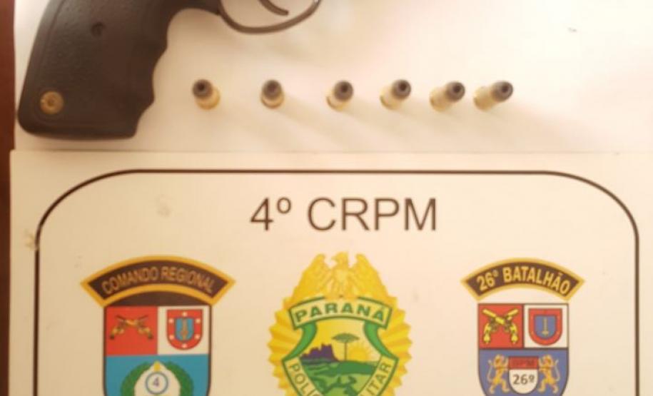 Ações da PM nos Campos Gerais resultam em arma de fogo apreendida e motocicleta recuperada