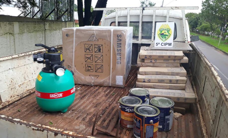 Materiais furtados de construção e veículo são recuperados por militares estaduais em Cianorte Materiais furtados de construção e veículo são recuperados por militares estaduais em Cianorte