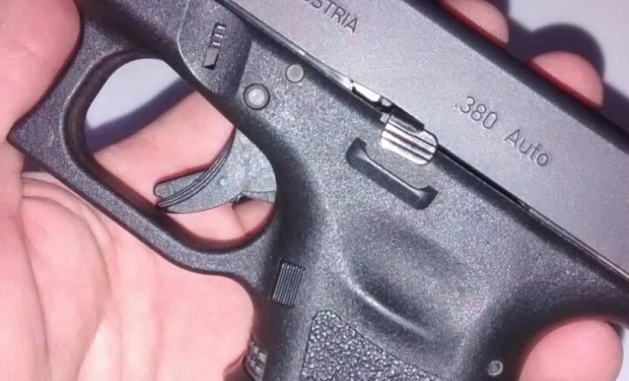 A equipe da 3ª Companhia do 22º BPM apreendeu duas armas municiadas nessa madrugada, dia 31/01, em Rio Branco do Sul.