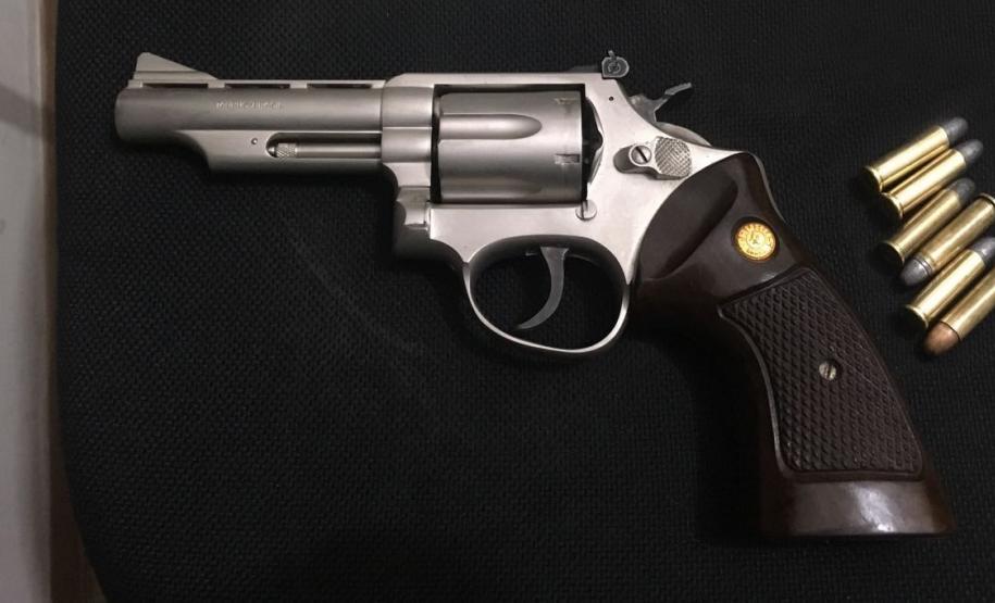 PM apreende quatro armas de fogo e diversas munições no Norte do estado; três são encaminhados