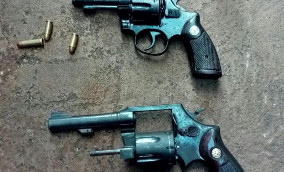 PM apreende quatro armas de fogo e diversas munições no Norte do estado; três são encaminhados