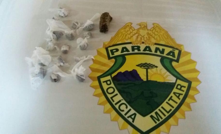 Irmãos são flagrados pela PM comercializando drogas no Centro-Norte do estado