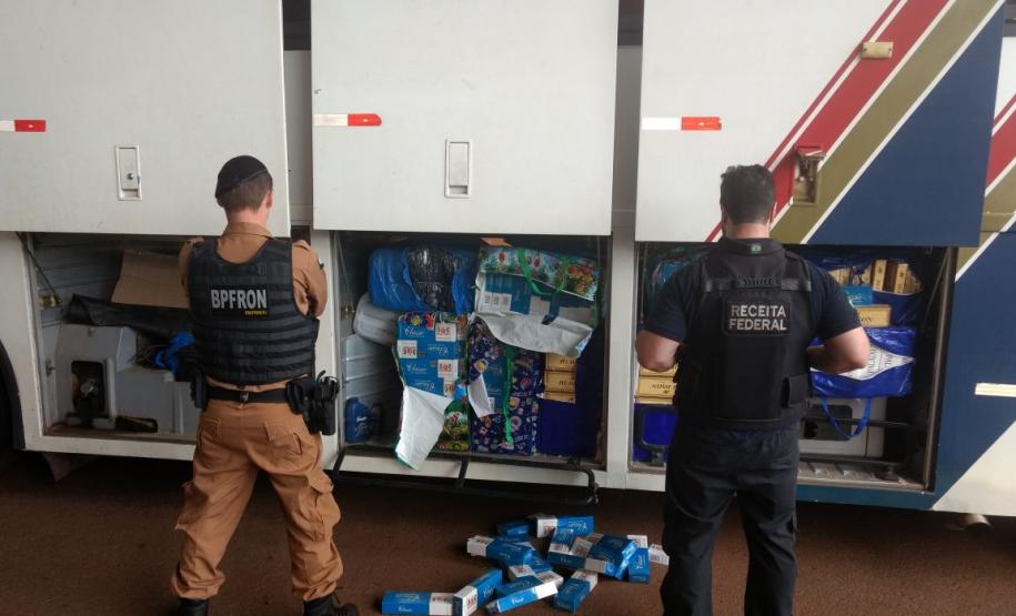 No Oeste do PR, BPFron apreende caixas de cigarros, veículos, embarcações e mais de 58 quilos de maconha