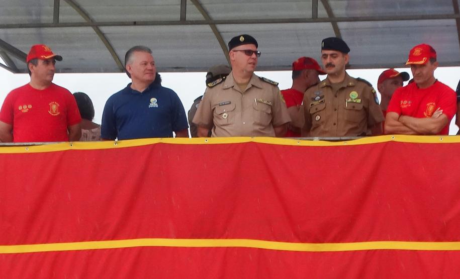 Da esquerda para direita: Cel. QOBM Fabio Mariano de Oliveira Comandante do Corpo de Bombeiros / Cel. QOPM Élio de Oliveira Manoel Secretário Chefe da Casa Militar e Coordenador Geral do Verão Paraná / Cwl. QOPM Maurício Tortato Comandante geral da polícia Militar / Cel. QOPM Chehade Elias Geha Comandante do 6º CRPM