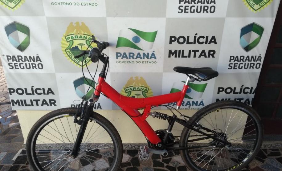Polícia Militar recupera bicicleta no Noroeste do estado; duas pessoas são presas