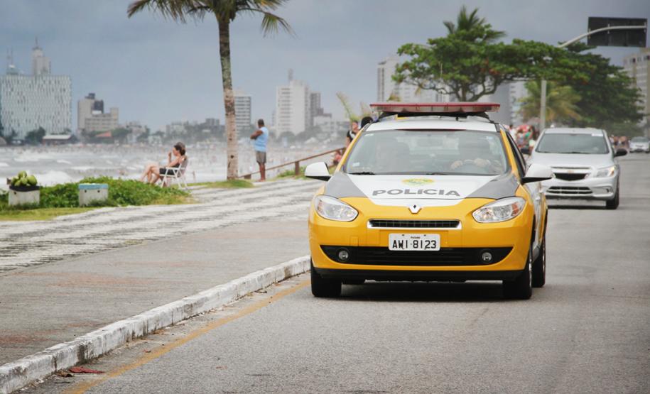 Dois suspeitos de roubo são encaminhados pela PM em Paranaguá