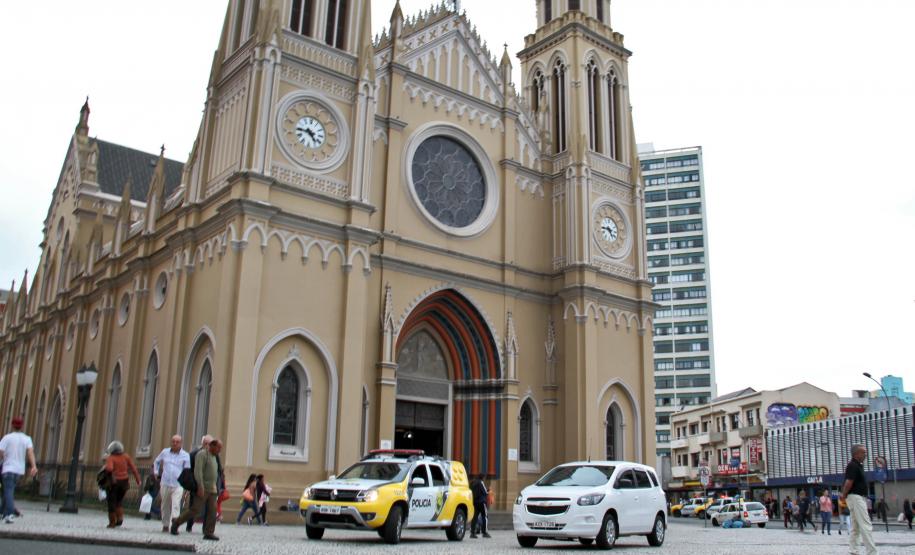 Curitiba, 16 de Fevereiro de 2018. Operação Polícia Militar e Prefeitura