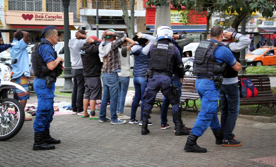 Curitiba, 16 de Fevereiro de 2018. Operação Polícia Militar e Prefeitura