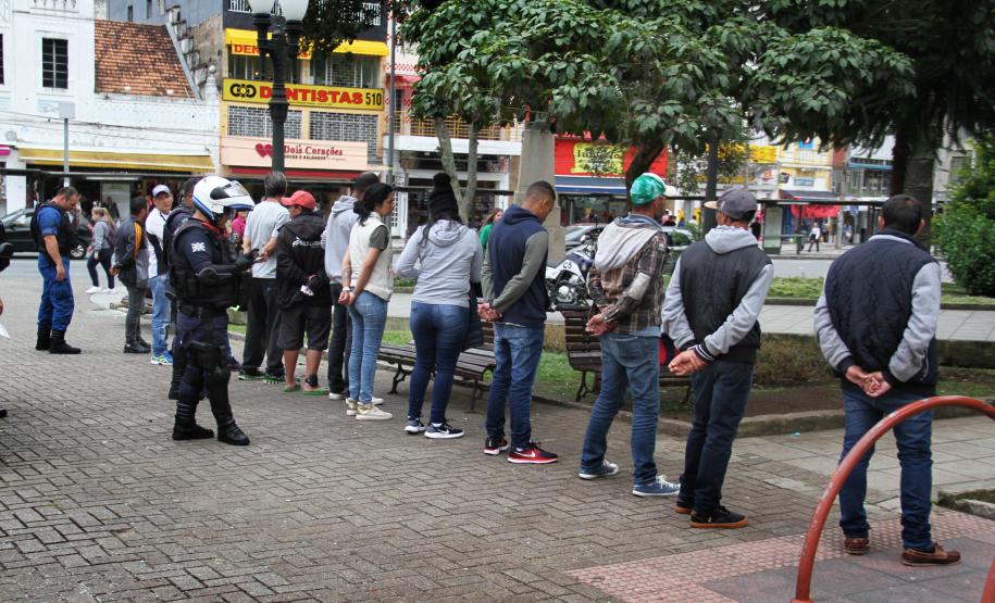 Curitiba, 16 de Fevereiro de 2018. Operação Polícia Militar e Prefeitura