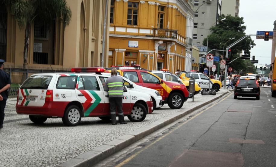 Curitiba, 16 de Fevereiro de 2018. Operação Polícia Militar e Prefeitura