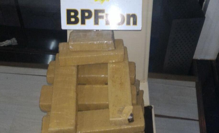 BPFron aprende 20 kg de maconha em Realeza (PR) BPFron aprende 20 kg de maconha em Realeza (PR)