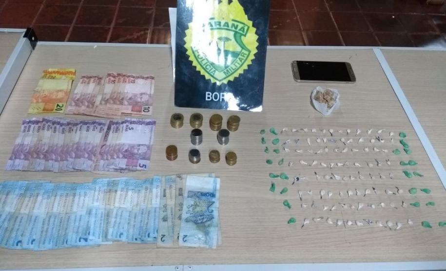 Abordagens do BOPE na Capital do estado resultam na apreensão de maconha, pedras de crack, cocaína e dinheiro Abordagens do BOPE na Capital do estado resultam na apreensão de maconha, pedras de crack, cocaína e dinheiro