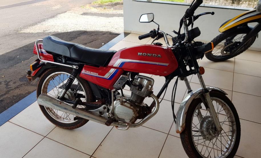 Em Iporã (PR), policiais rodoviários estaduais flagram adolescente pilotando moto furtada