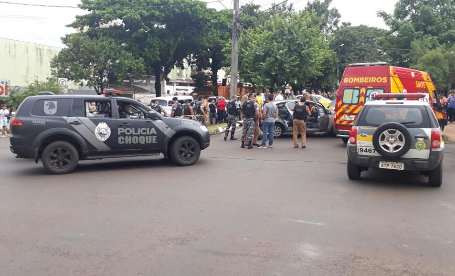 Arma é apreendida, veículo recuperado e suspeito conduzido à delegacia pela PM em Londrina Arma é apreendida, veículo recuperado e suspeito conduzido à delegacia pela PM em Londrina