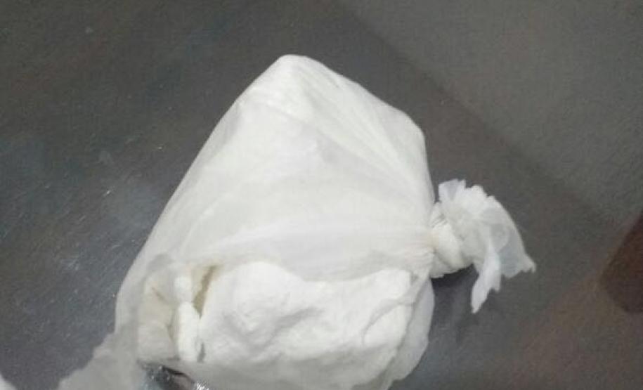 Homem é encaminhado pela Polícia Militar por tráfico de drogas em Cambé