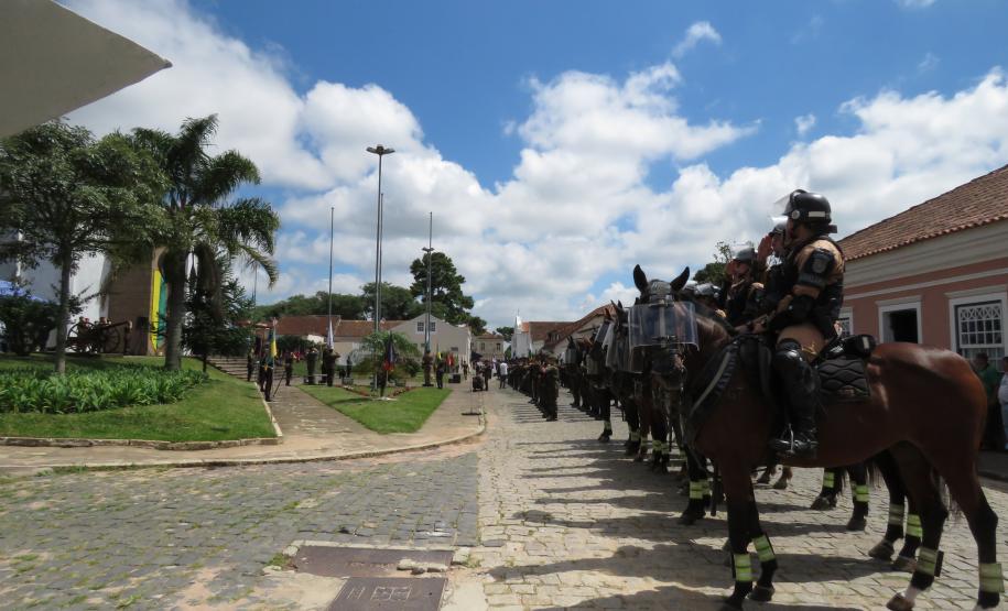 Regimento de Polícia Montada participa de evento alusivo ao Dia Nacional do Cerco da Lapa