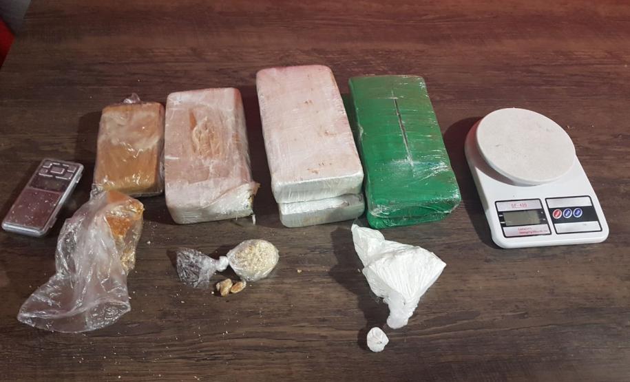 Equipes do BOPE apreendem drogas e dinheiro em abordagens na Capital do estado Equipes do BOPE apreendem drogas e dinheiro em abordagens na Capital do estado