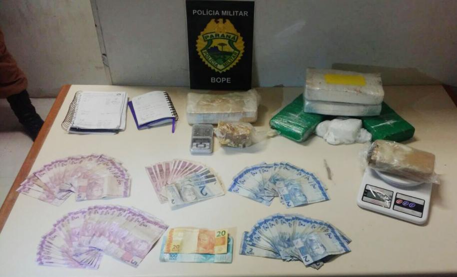 Equipes do BOPE apreendem drogas e dinheiro em abordagens na Capital do estado Equipes do BOPE apreendem drogas e dinheiro em abordagens na Capital do estado