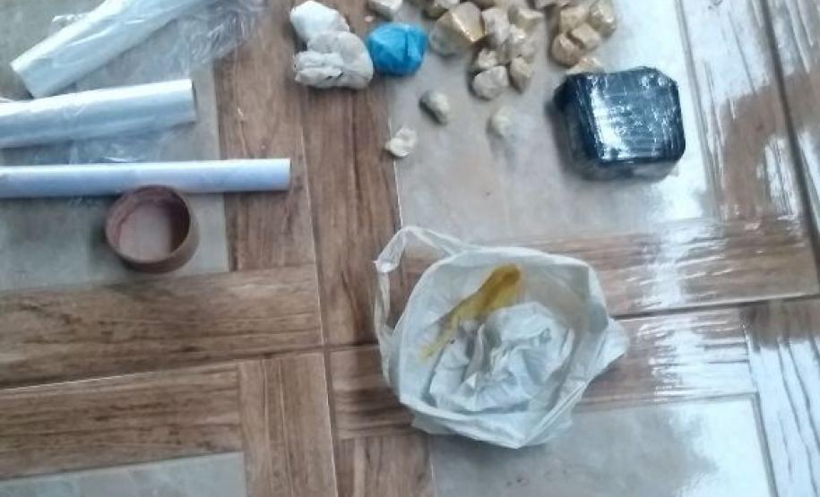 PM apreende mais de 1,3 quilo de crack em Cascavel, Oeste do estado