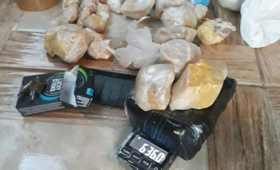 PM apreende mais de 1,3 quilo de crack em Cascavel, Oeste do estado