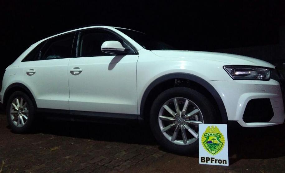 Dupla é abordada em veículo e BPFron apreende mercadorias contrabandeadas em Céu Azul