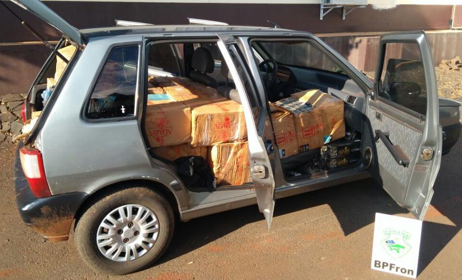 BPFRon apreende 500 pacotes de essência de narguilé e 40 caixas de cigarros contrabandeados no Oeste do estado BPFRon apreende 500 pacotes de essência de narguilé e 40 caixas de cigarros contrabandeados no Oeste do estado