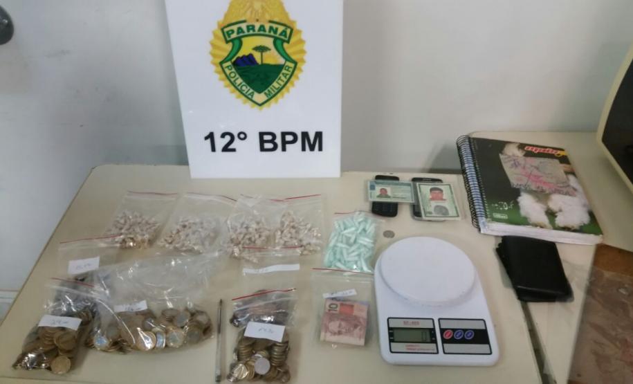 Quatro pessoas com mandado em aberto são presas e drogas apreendidas pela PM durante ações em Curitiba