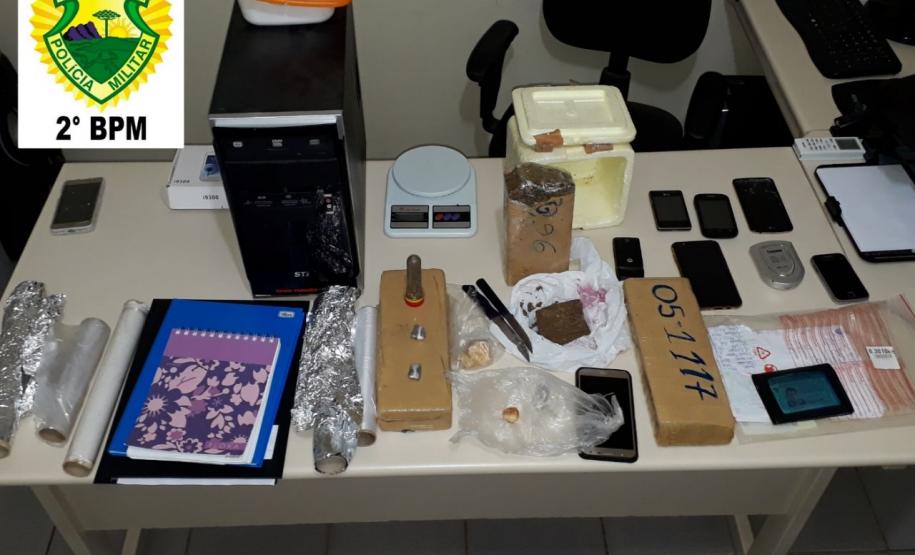 Polícia Militar encaminha três homens suspeitos de tráfico de drogas em Siqueira Campos, no Norte Pioneiro Polícia Militar encaminha três homens suspeitos de tráfico de drogas em Siqueira Campos, no Norte Pioneiro