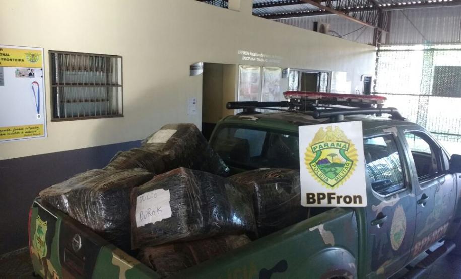 Contrabando é apreendido no Lago Itaipu durante abordagem de grupo de elite da PM na fronteira Contrabando é apreendido no Lago Itaipu durante abordagem de grupo de elite da PM na fronteira