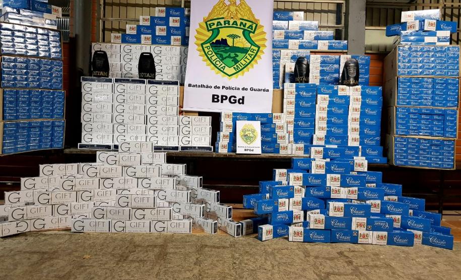 Equipe do BPGd apreende R$ 1,9 mil em dinheiro, 739 maços de cigarros e dois veículos em Pinhais Equipe do BPGd apreende R$ 1,9 mil em dinheiro, 739 maços de cigarros e dois veículos em Pinhais