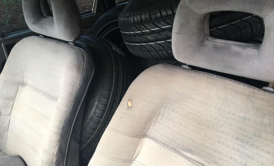 BPRv apreende pneus contrabandeados durante ação em Assis Chateaubriand (PR) BPRv apreende pneus contrabandeados durante ação em Assis Chateaubriand (PR)