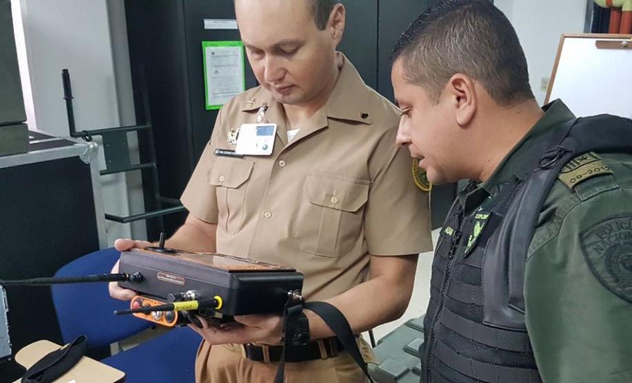 Policiais militares do Esquadrão Antibombas da PM conhecem estrutura e equipamentos da Polícia Nacional da Colômbia Policiais militares do Esquadrão Antibombas da PM conhecem estrutura e equipamentos da Polícia Nacional da Colômbia