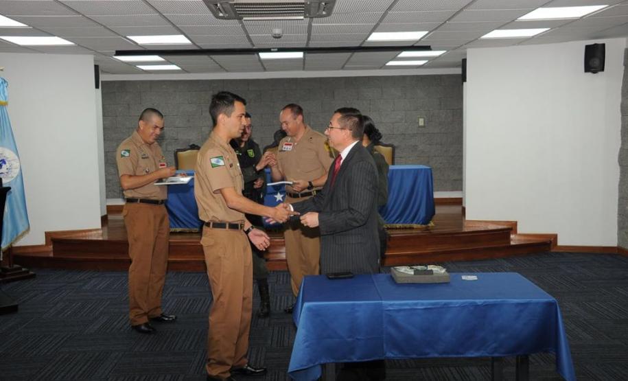 Policiais militares do Esquadrão Antibombas da PM conhecem estrutura e equipamentos da Polícia Nacional da Colômbia Policiais militares do Esquadrão Antibombas da PM conhecem estrutura e equipamentos da Polícia Nacional da Colômbia