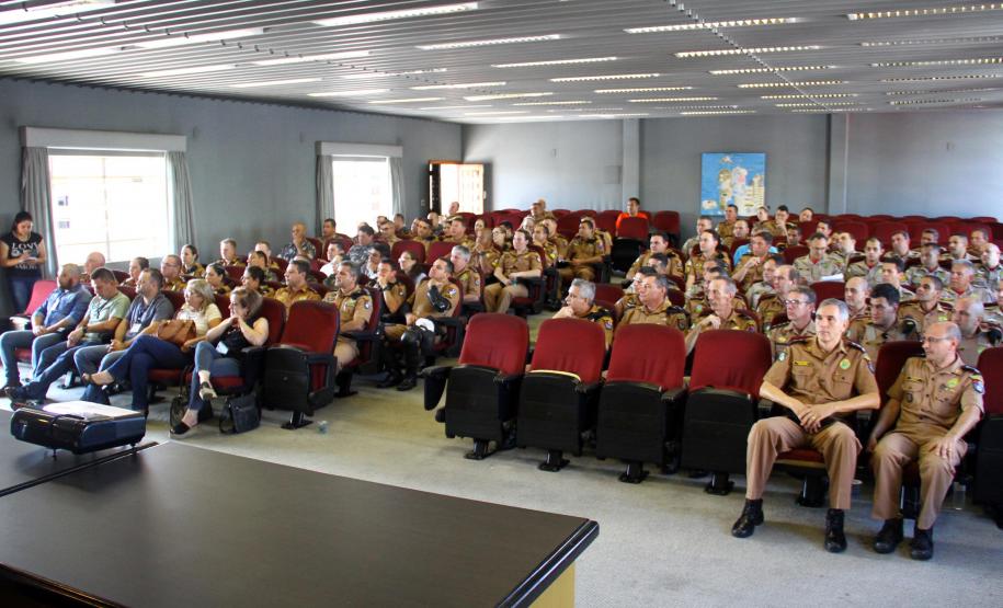 Curitiba, 14 de Março de 2018.