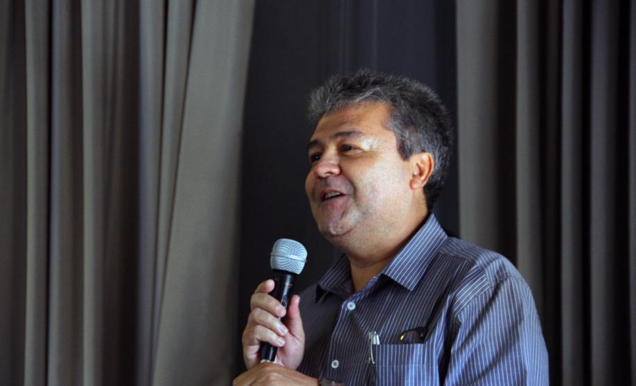 Curitiba, 14 de Março de 2018.