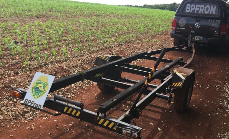 Durante patrulhamento BPFron recupera reboque furtado um dia antes na cidade de Santa Helena