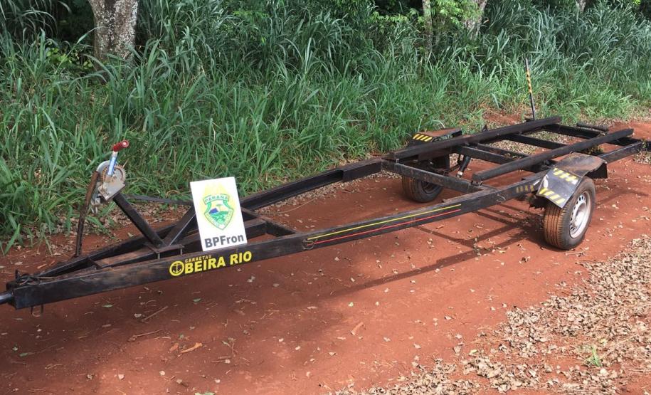 Durante patrulhamento BPFron recupera reboque furtado um dia antes na cidade de Santa Helena