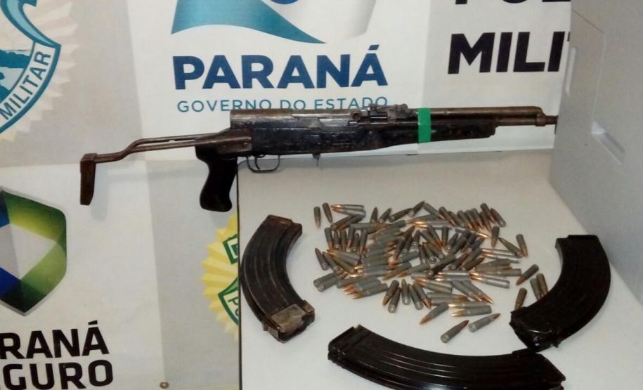 Dupla com fuzil e coletes balísticos é presa pela PM após acompanhamento tático no Norte do estado Dupla com fuzil e coletes balísticos é presa pela PM após acompanhamento tático no Norte do estado