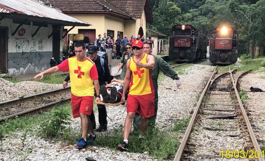 Aeronave do BPMOA faz resgate aeromédico no Pico do Marumbi, no Litoral do estado Aeronave do BPMOA faz resgate aeromédico no Pico do Marumbi, no Litoral do estado