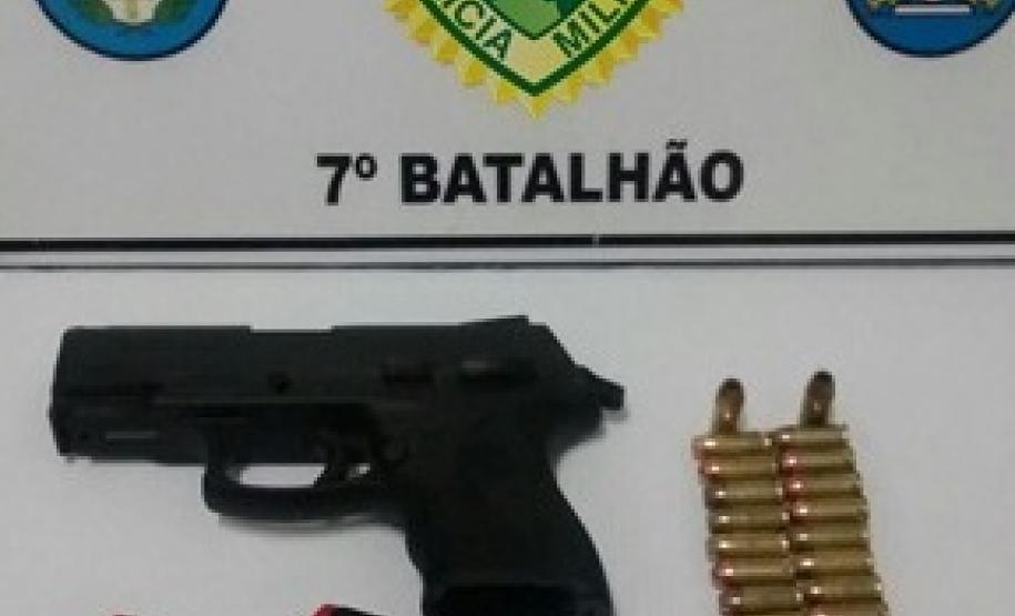 Policiais militares encaminham dois homens por porte irregular de arma de fogo no Noroeste do estado Policiais militares encaminham dois homens por porte irregular de arma de fogo no Noroeste do estado