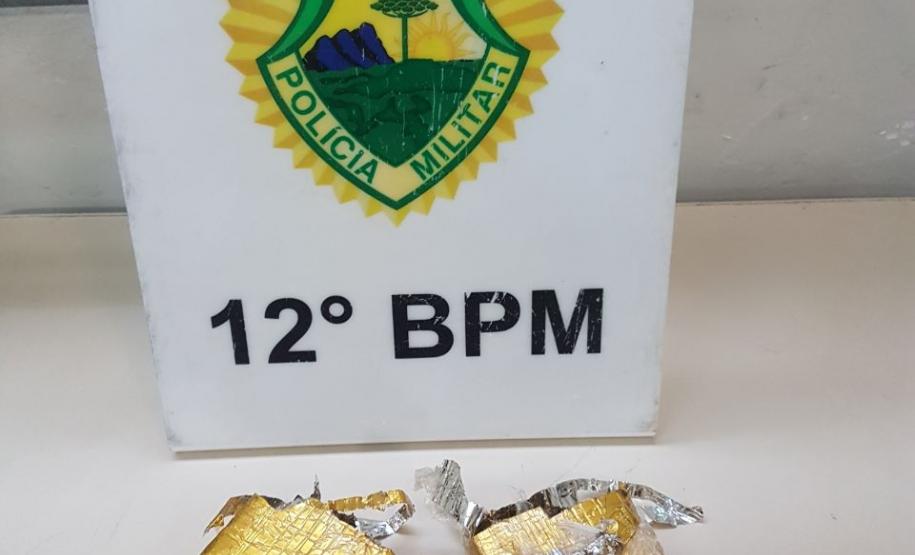 Abordagens da PM no Centro e no Parolin resultam em mais de um quilo de drogas apreendido