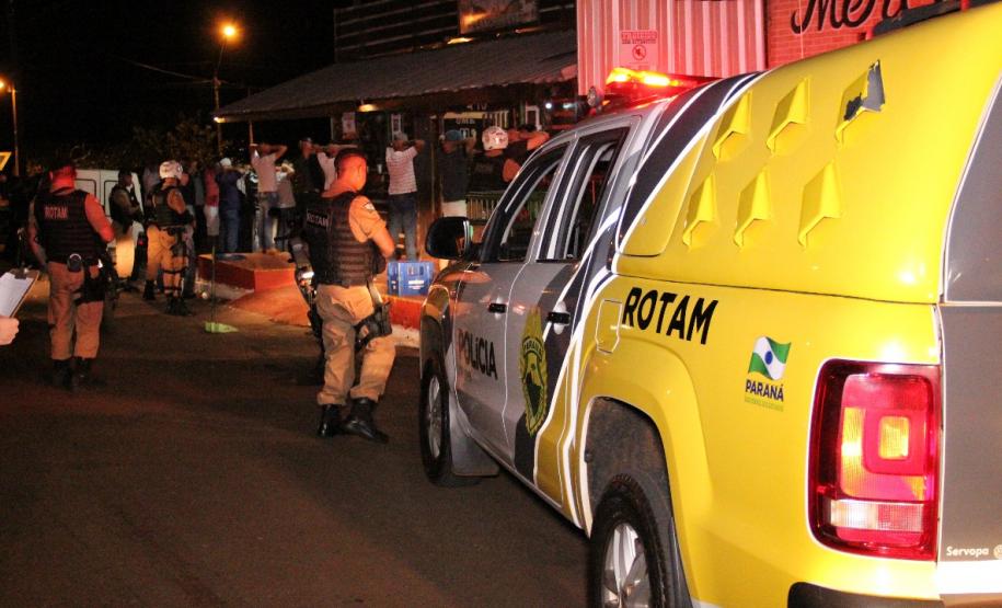 No Noroeste do estado, PM deflagra operação AIFU e recupera carro furtado em Campo Mourão