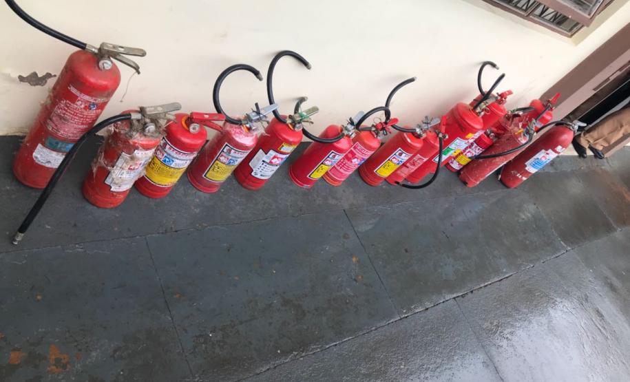 Homem furta extintores de incêndio em Ubiratã, mas acaba detido pela PM no mesmo dia