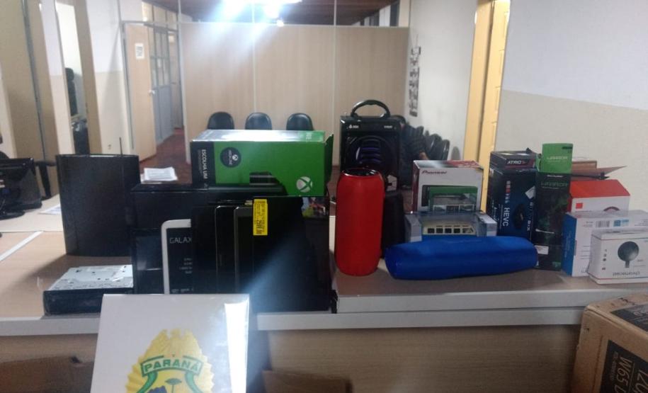 PM encaminha oito pessoas após furto em um hipermercado na Região Metropolitana de Curitiba. PM encaminha oito pessoas após furto em um hipermercado na Região Metropolitana de Curitiba.