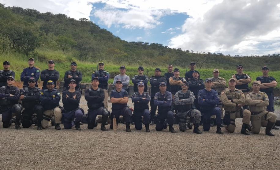 Oficiais da Polícia Militar do Paraná participam de seminário em Brasília voltado para a atividade de motopatrulhamento Oficiais da Polícia Militar do Paraná participam de seminário em Brasília voltado para a atividade de motopatrulhamento