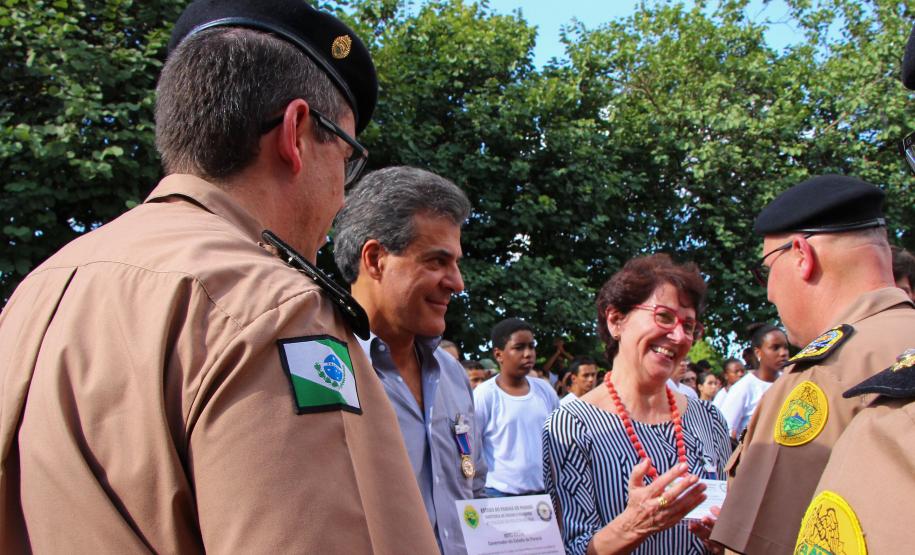 Governador Beto RichaProfessora Ana Seres Trento Comin Secretária de Estado da Educação Comandante Geral da Polícia Militar Coronel QOPM Mauricio Tortatoe o Capitão QOPM Alfredo Euclides Dias Netto Comandante do 2º Colégio Da Polícia Militar