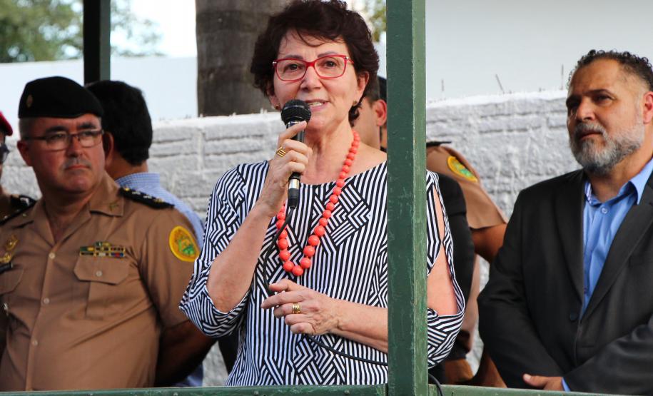 Professora Ana Seres Trento Comin Secretária de Estado da Educação