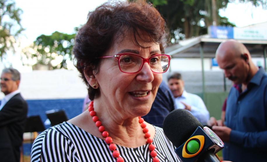 Professora Ana Seres Trento Comin Secretária de Estado da Educação