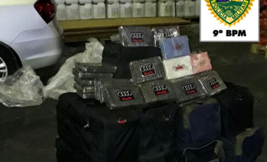 Polícia Militar apreende 340 quilos de cocaína dentro de veículo em Paranaguá (PR)